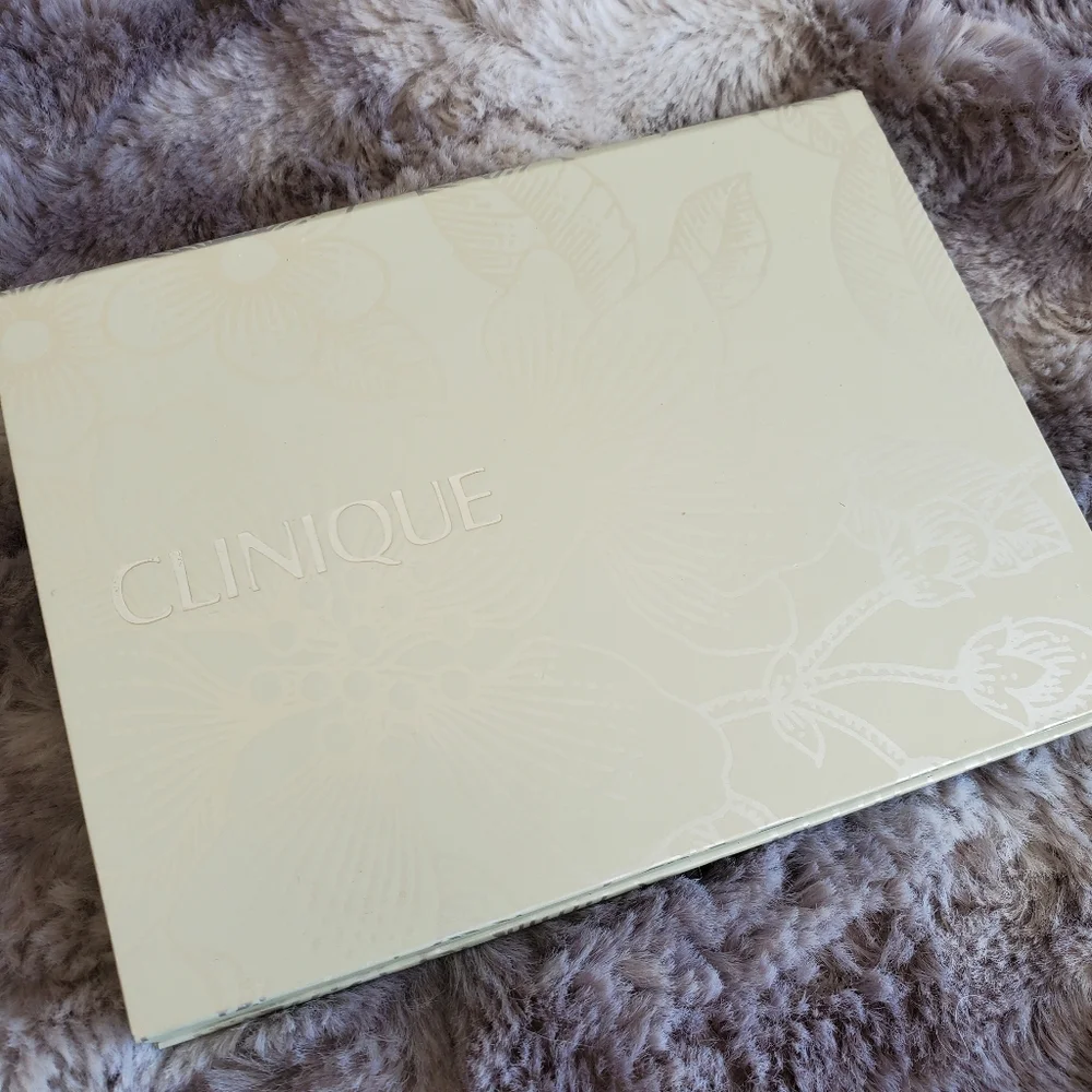Clinique Colour to Go Palette Beach Plum & Gilded Pink & Smoldering Plum Blush